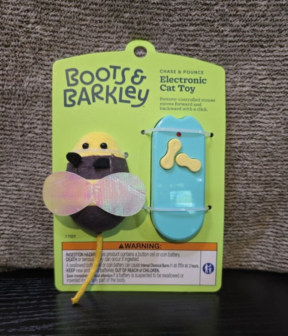 BOOTS & BARKLEY | ELECTRONIC REMOTE CONTROL CAT TOY | BRAND NEW!